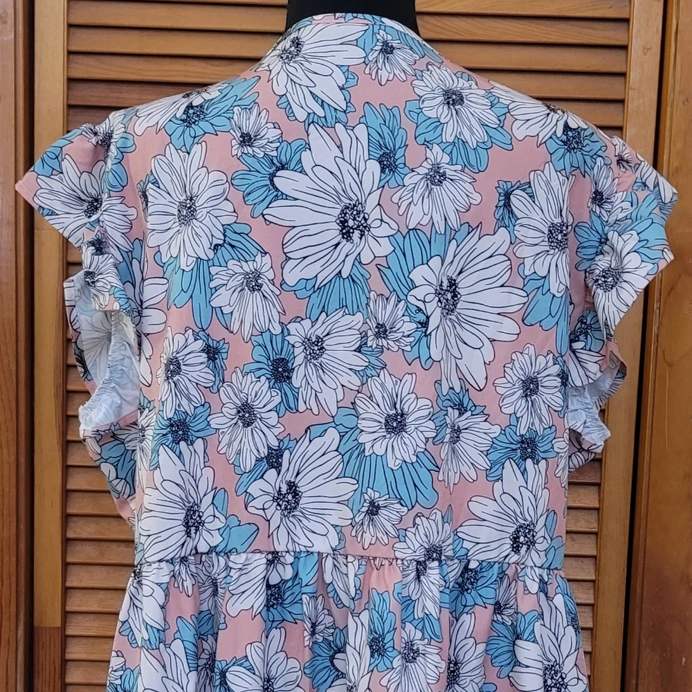 NWOT Floral Ruffle Sleeve Plus Size Top (2XL) - Picture 11 of 12